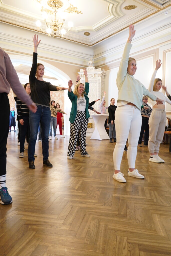 MEKK: Aktiivne mäng ja liikumine keeleõppe toetajana